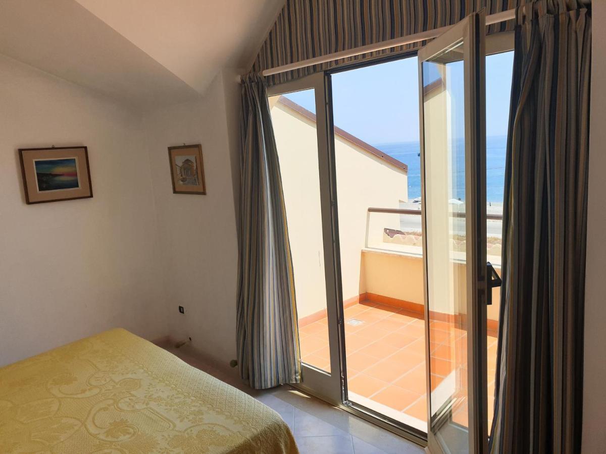 Casa Vacanze Umberto I Bova Marina Luaran gambar
